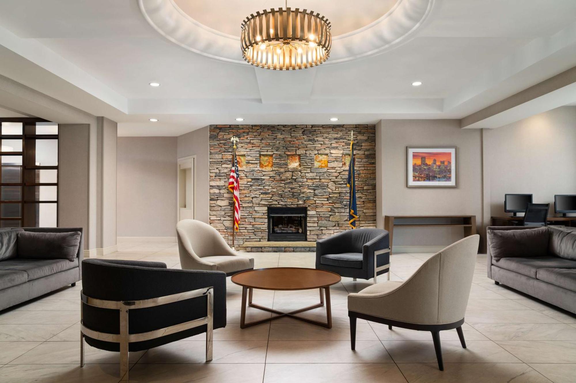 Doubletree By Hilton Pittsburgh Airport Hotel Moon Township Ngoại thất bức ảnh