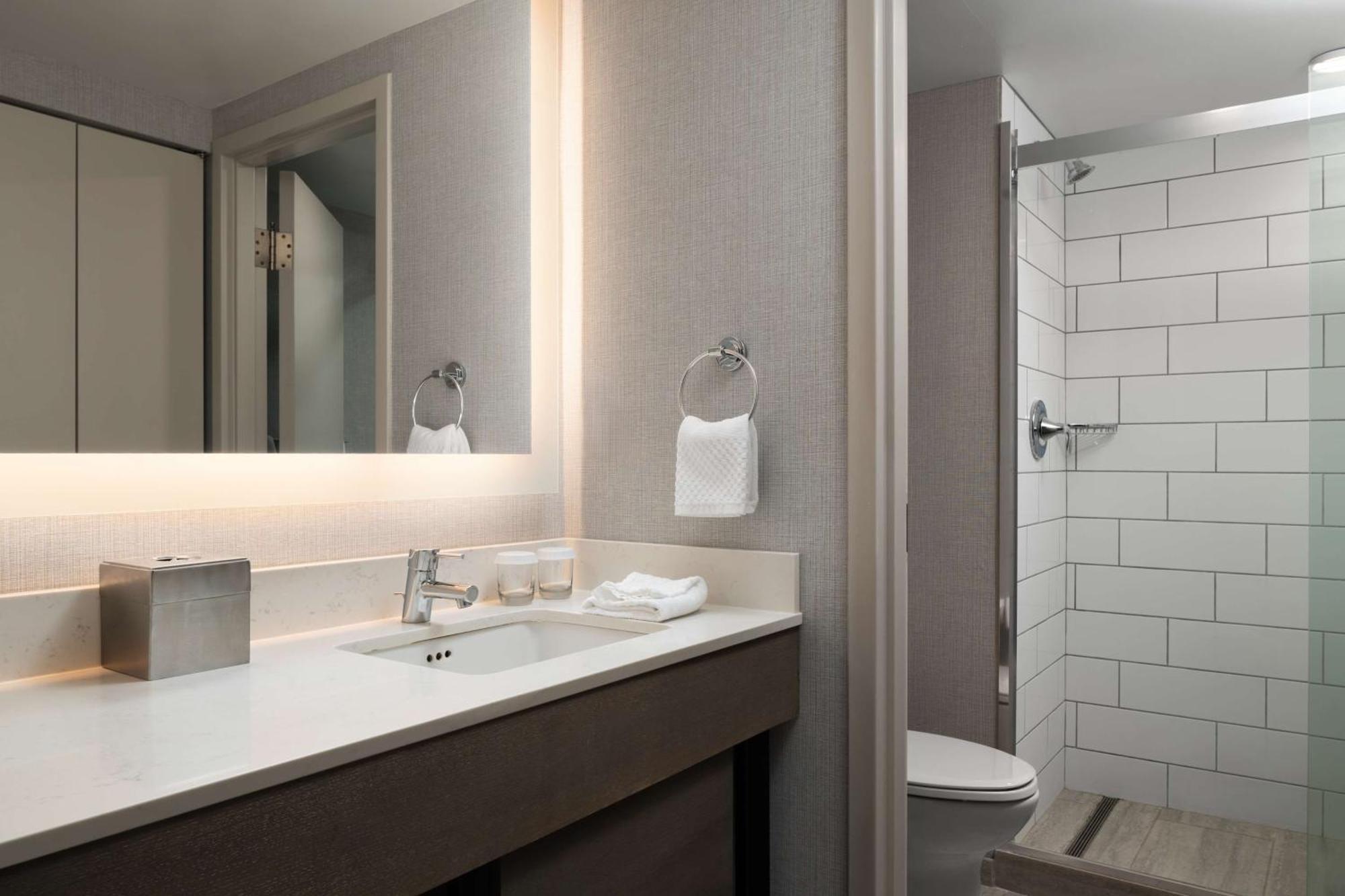 Doubletree By Hilton Pittsburgh Airport Hotel Moon Township Ngoại thất bức ảnh